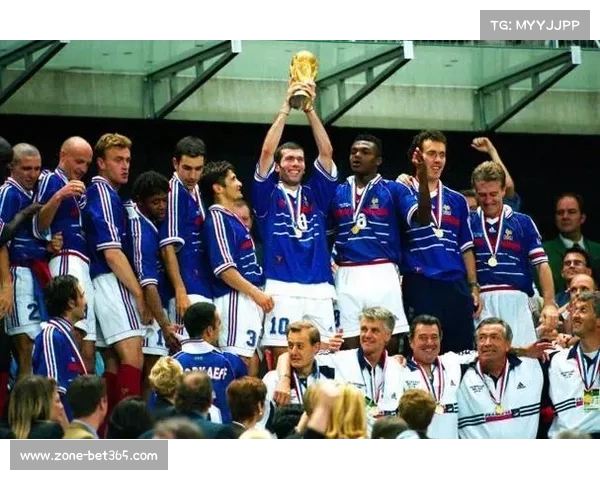 1998年法国世界杯冠军是谁以及那届比赛的经典瞬间分析 1998年法国世界杯冠军是谁以及那届比赛的经典瞬间分析